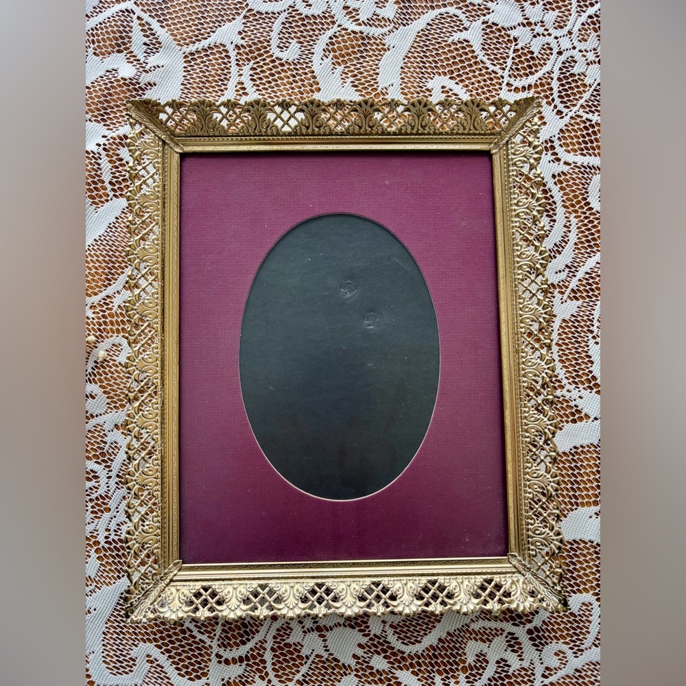 Vintage Gold Rimmed Photo Frame - Picture 2 of 6